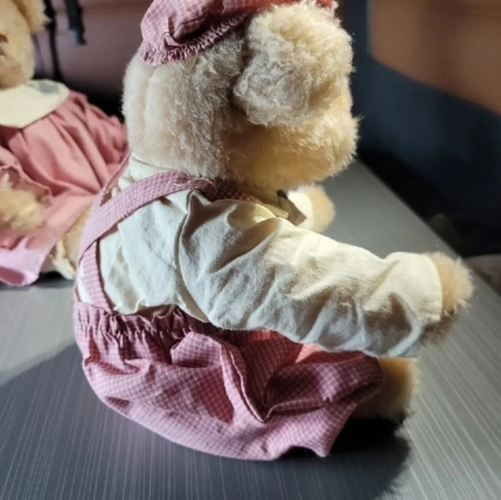 Vintage Ole Timey Bear‎ Couple.